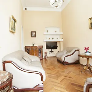 apartment-in-purtseladze-street.alltbilisihotels.com/